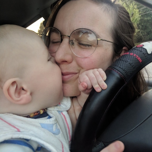 Meet your Posher, Caley - Picture 1 of 5